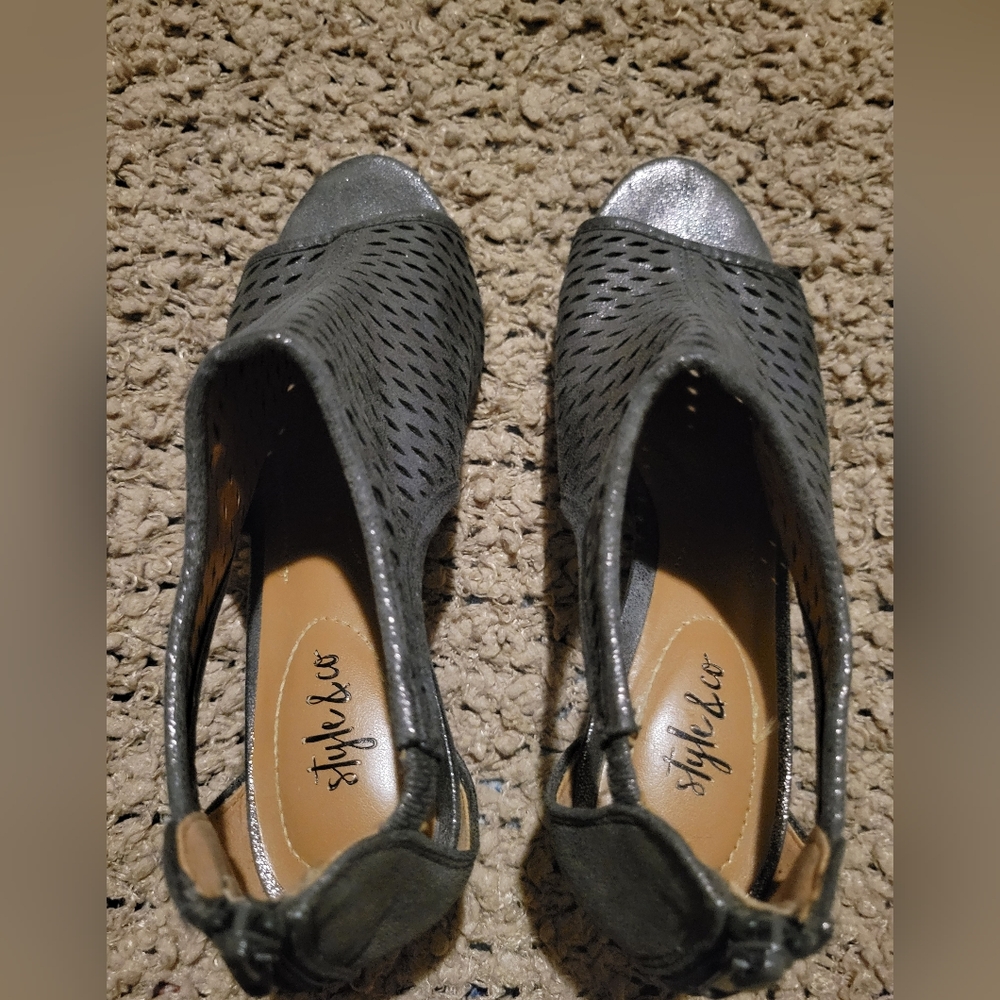 STYLE & CO Haddie Zip Up Ankle Shooties Gray Size 6 - Picture 9 of 15